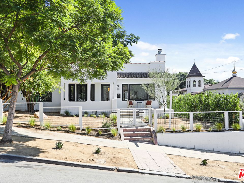 1st image of 700 Micheltorena St