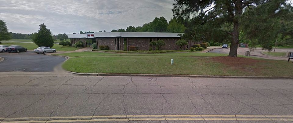 2nd image of 1485 Livingston Ln
