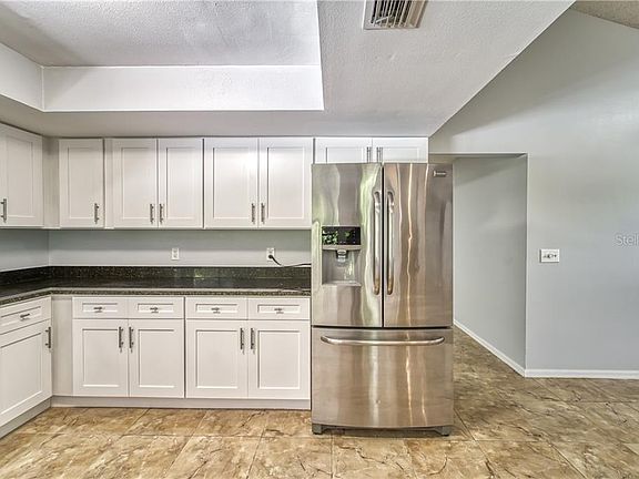 5th image of 3202 Thackery Way