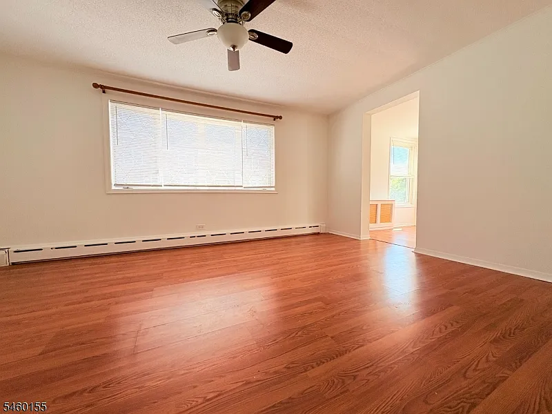 3 bed, 1.5 bath, $2,975 — Photo 2