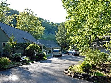 6 Goldfinch Ln, Burnsville, NC 28714 | Zillow