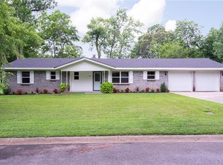 903 4th Ter, Barling, AR 72923