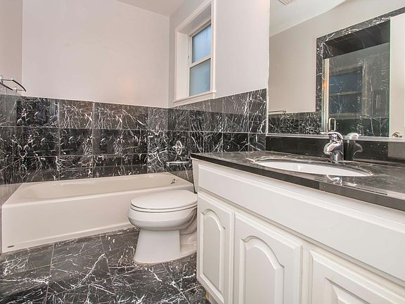 5th image of 3334 Taraval St