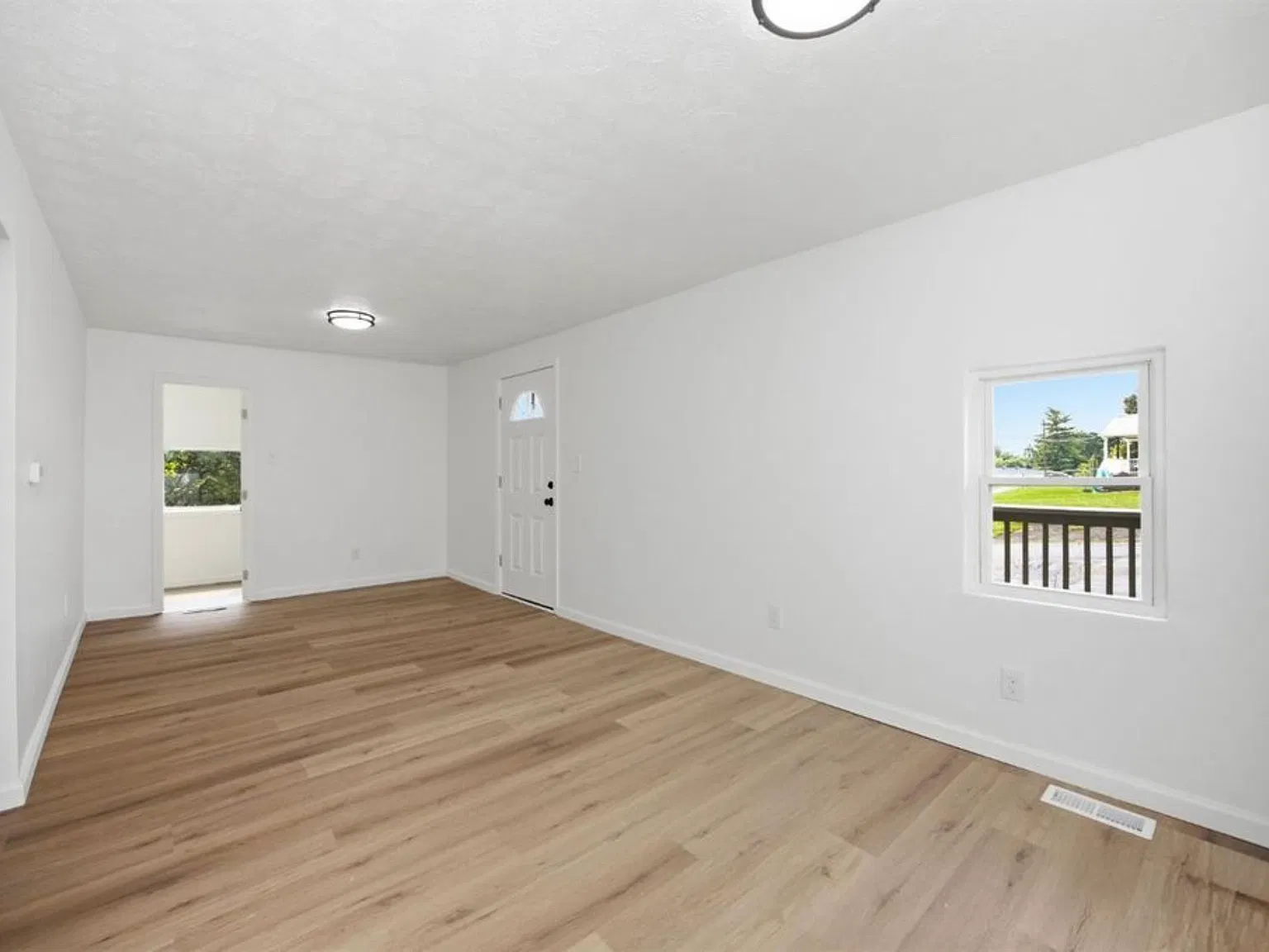 2 bed, 712 sqft, $1,400 — Photo 4