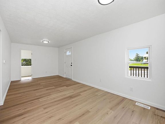 4th image of 2051 Pater Ave