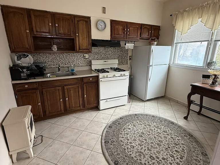 254 Terrace Ave #2 — Photo 12