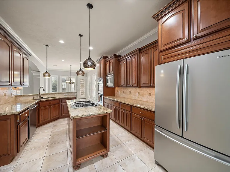 390 Wedgewood Dr — Photo 8