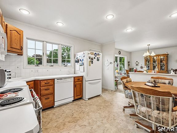 4th image of 60 Delwood Road