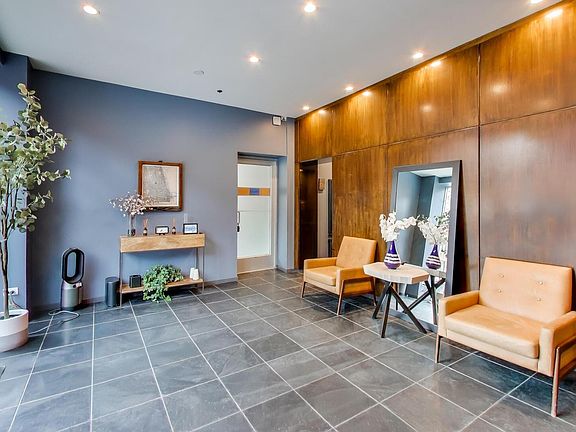 4th image of 1118 W Fulton St #201