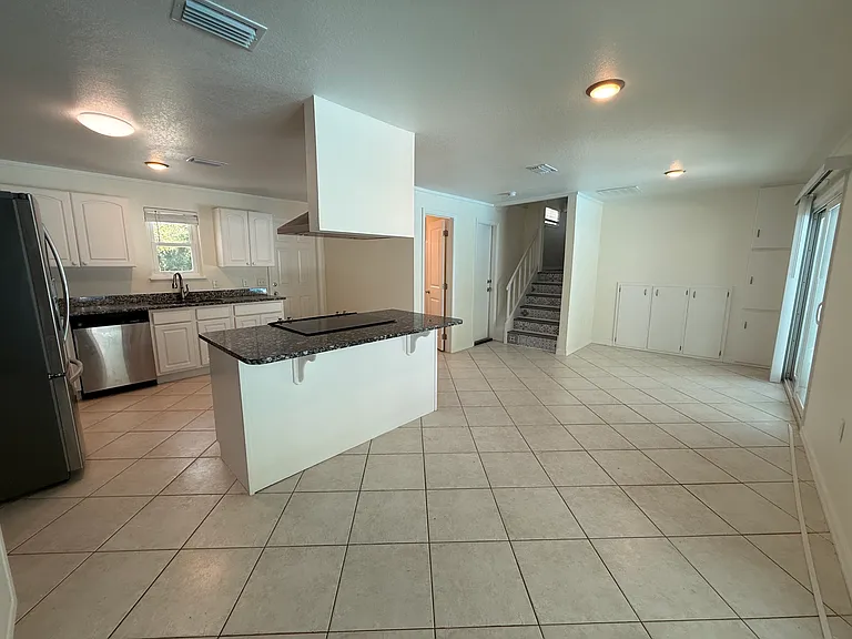 28 E Wild Briar Rd #C — Photo 11