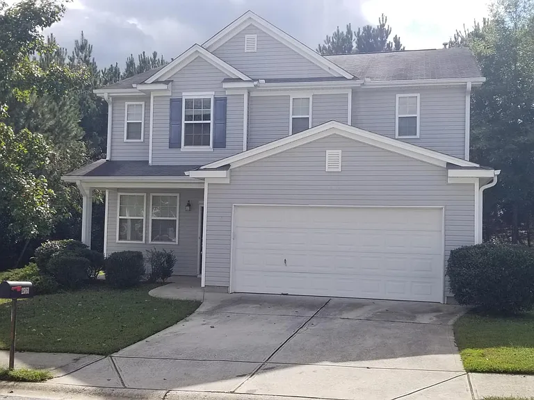 2761 Groovers Lake Point — Photo 1