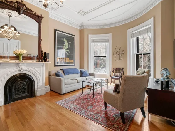 127 Pembroke St APT 3, Boston, MA 02118