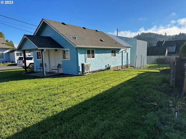 178 NE Johnson St, Myrtle Creek, OR 97457