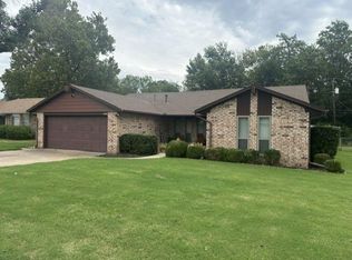 2609 Kingston Rd, Ponca City, OK 74604