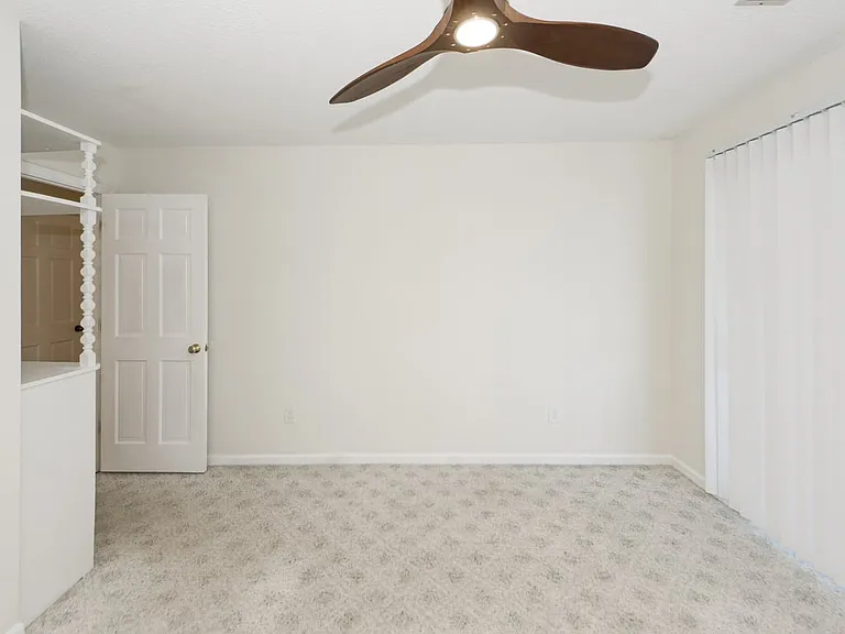923 River Rd — Photo 43