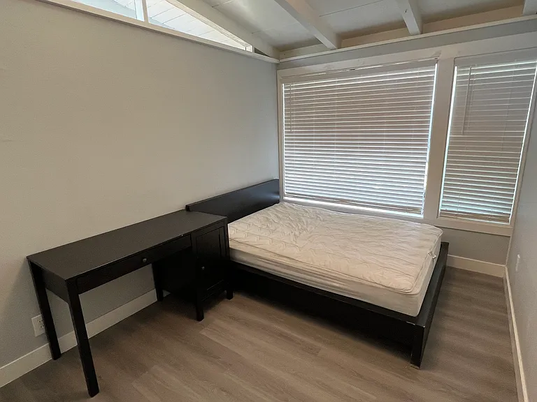 742 Lakebird Dr — Photo 17