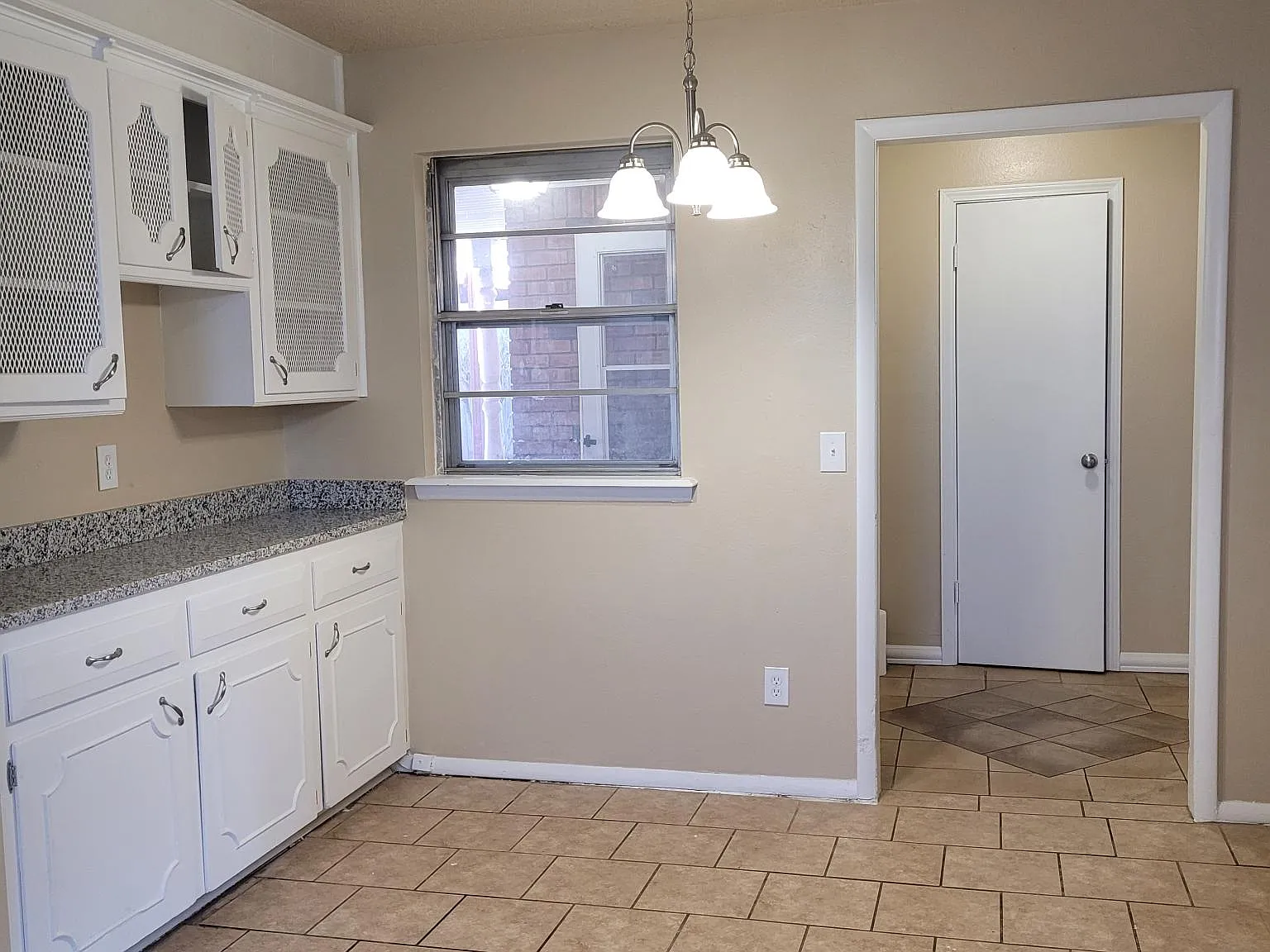 1208 W Peebly Dr — Photo 3