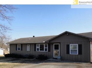 33945 W 85th Ter, De Soto, KS 66018