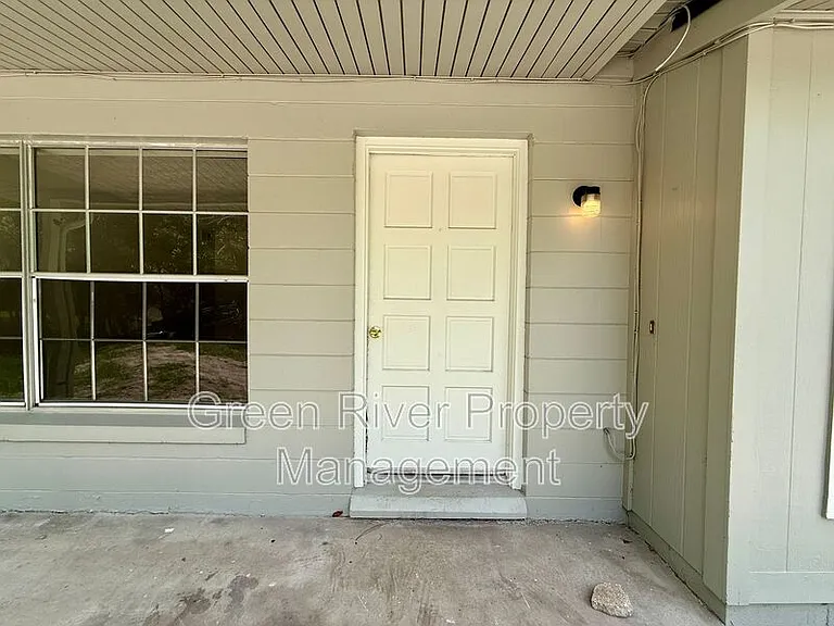 7398 Worthington Rd — Photo 4