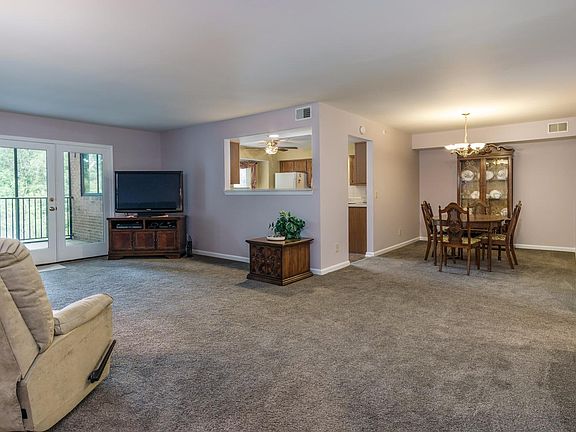 4th image of 161 Palisades Pt APT 4