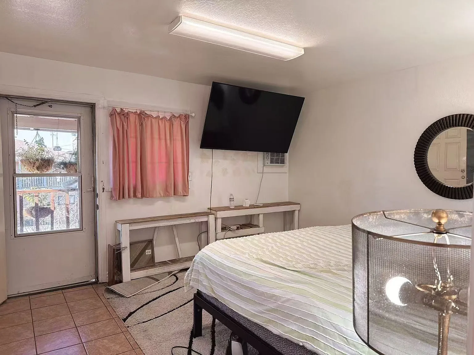 1 bed, 4300 sqft, $2,000 — Photo 2