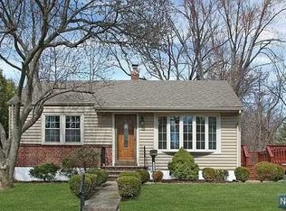 351 Merritt Ave, Bergenfield, NJ 07621