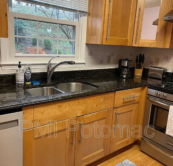 1917 Agate Dr — Photo 3