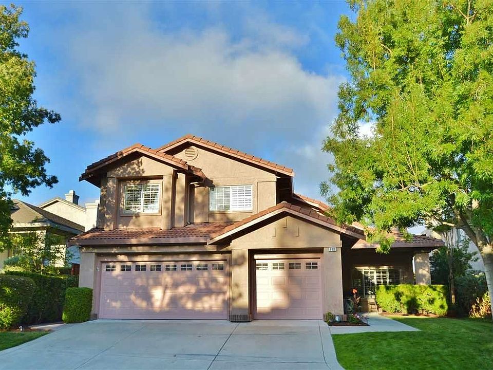 1st image of 608 Bourne Ct