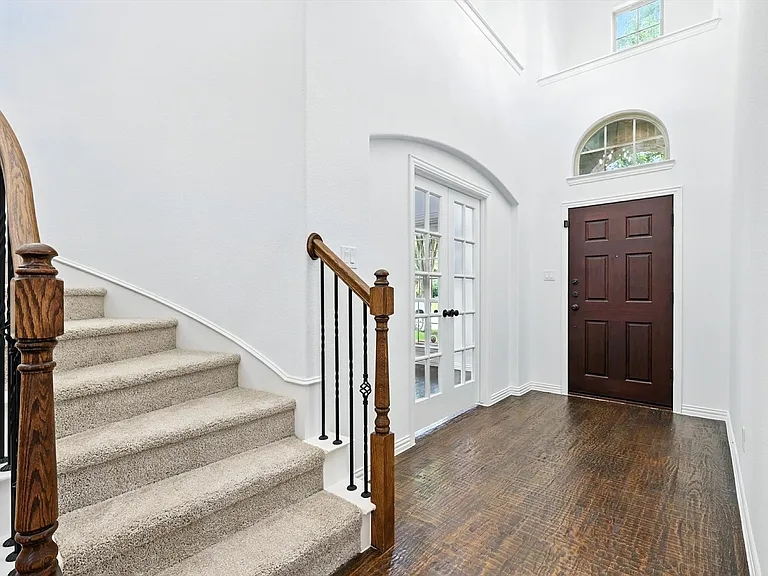 10421 Sexton Dr — Photo 4