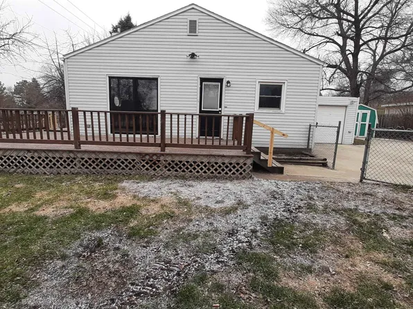 1502 11th Ave NW, Minot, ND 58703