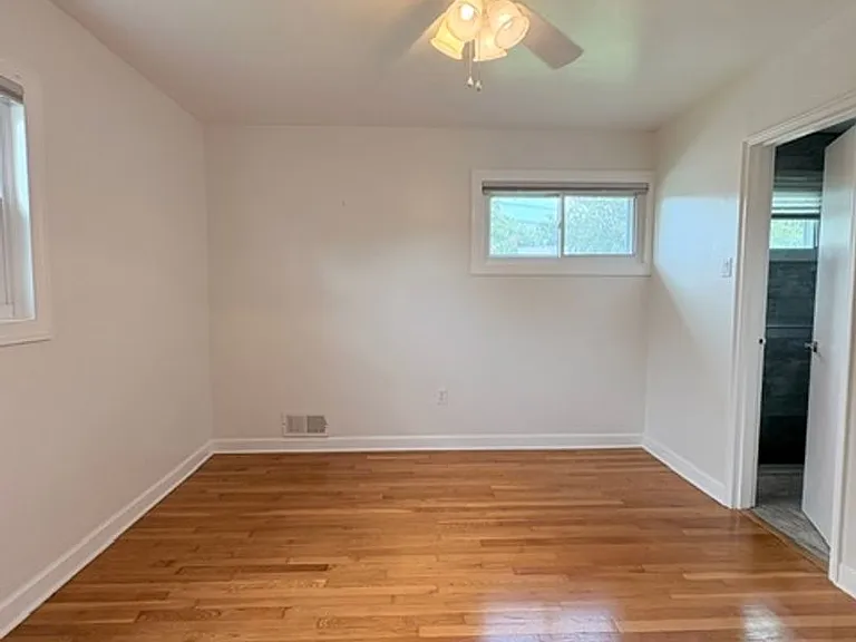 9714 Admiralty Dr — Photo 26