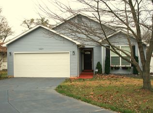 1221 Sandstone Ter, Lake Saint Louis, MO 63367