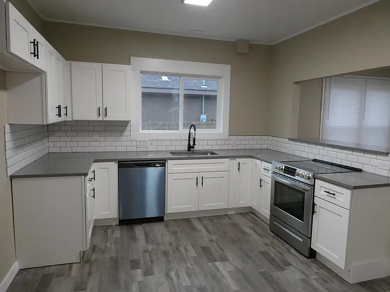 3624 E Liberty Ave — Photo 5
