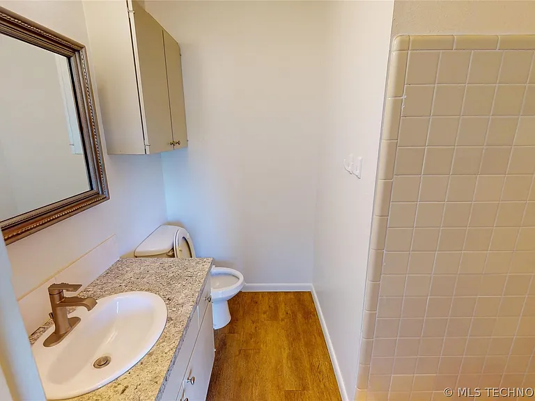 6345 S Madison Pl — Photo 9