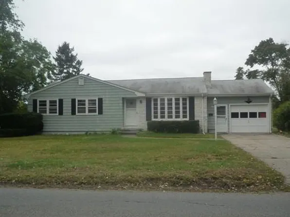 139 Pearse Rd, Swansea, MA 02777