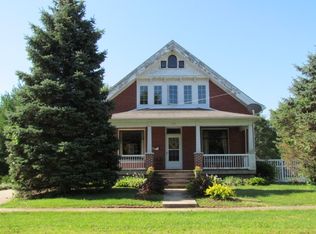 250 Cherry St, Carthage, IL 62321