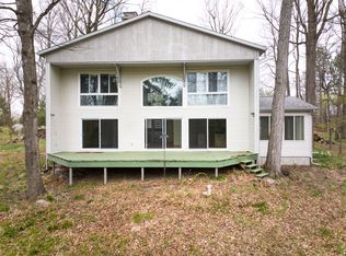 20425 Thornapple Dr, Big Rapids, MI 49307