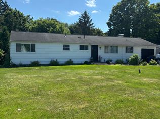 5 Colony Cir, Camillus, NY 13031