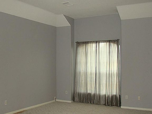 Formal living or study that overlooks the front yard!