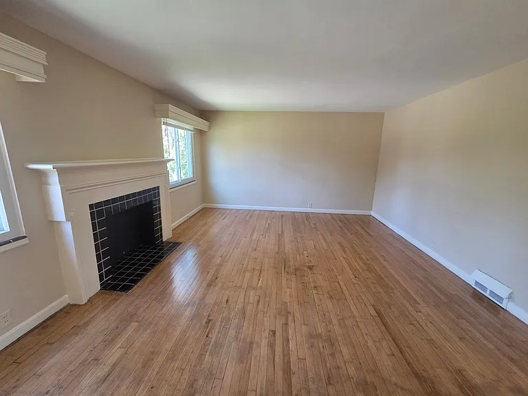 11 Shorewood Dr — Photo 6