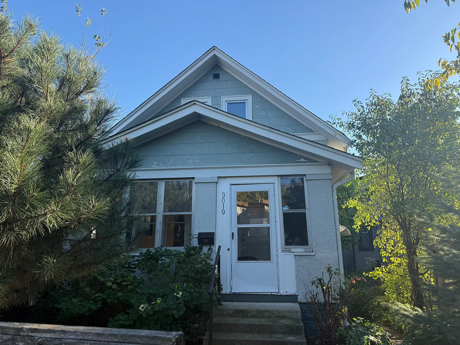 3 bed, 1.5 bath, 1156 sqft, $2,050 — Photo 4