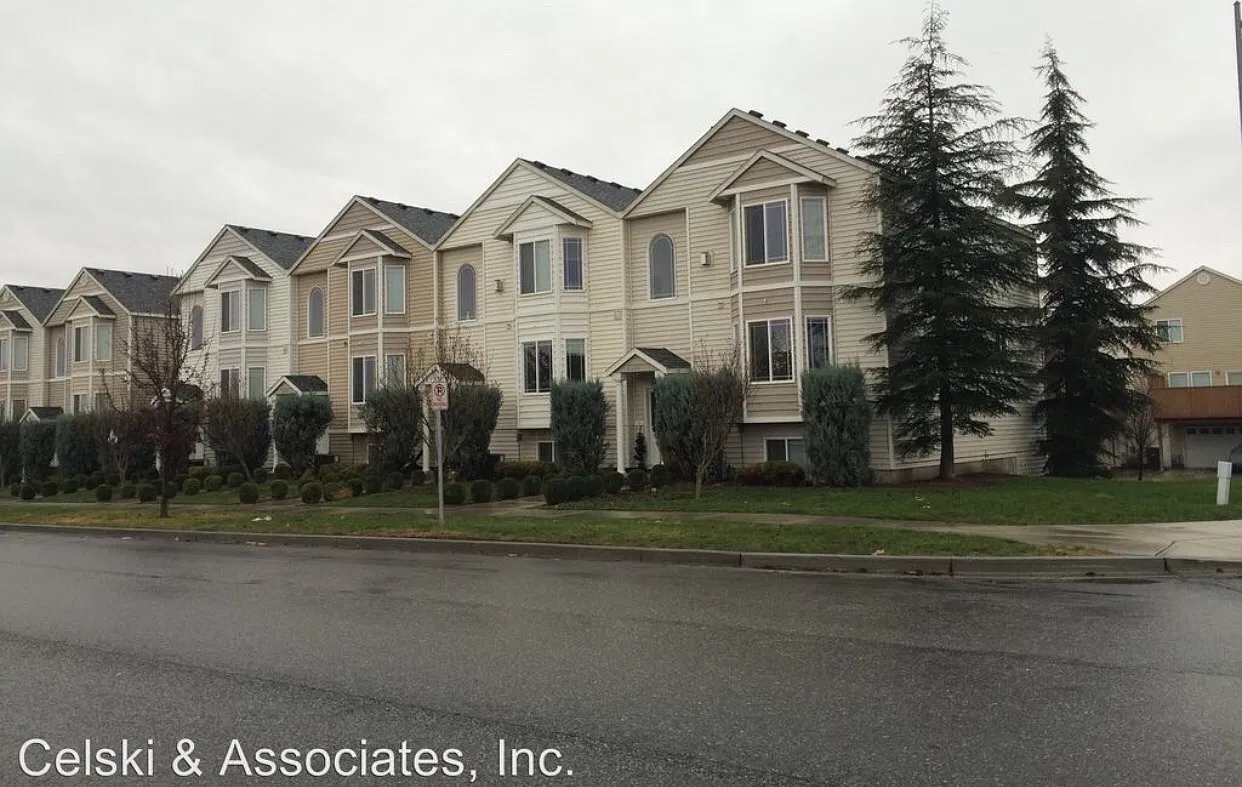 2 Bedroom 2.5 Bath Townhouse In Pasco! Bonus Office! — Photo 1