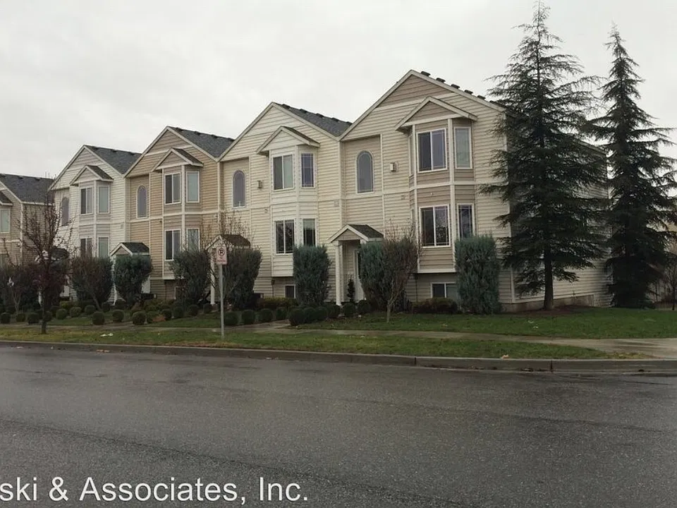 4811 Montague Ln