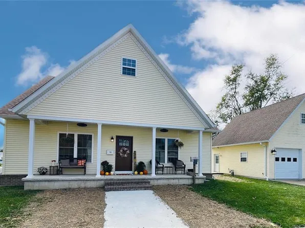 118 W Belleville St, Nashville, IL 62263