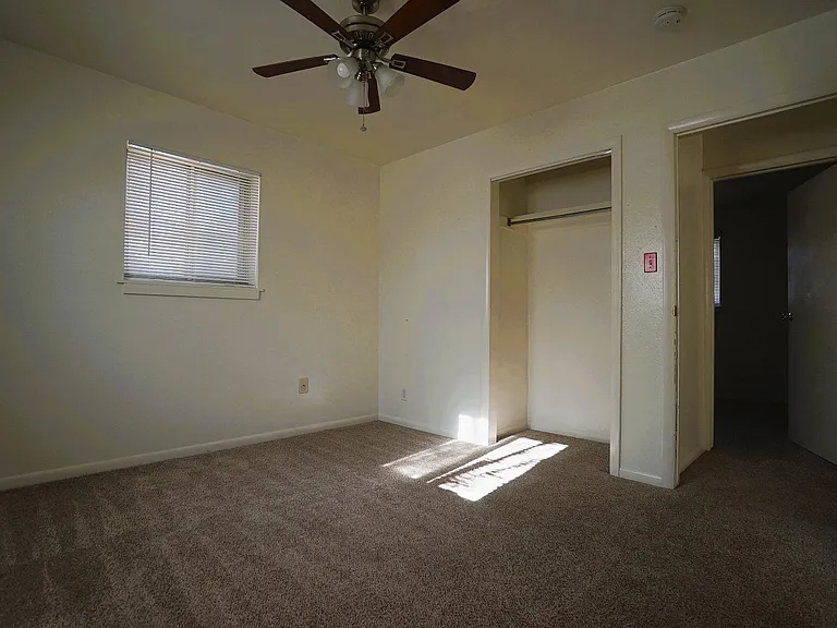 301 Berwick Ave — Photo 10