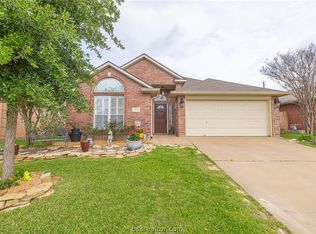 2633 Trophy Dr, Bryan, TX 77802