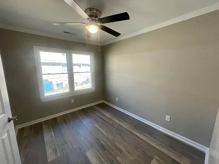 303 Freeman St SE — Photo 10