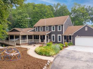 8406 Whitewood Dr, Kewaskum, WI 53040