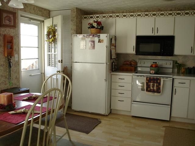 2nd image of 1864 Higby Dr #B
