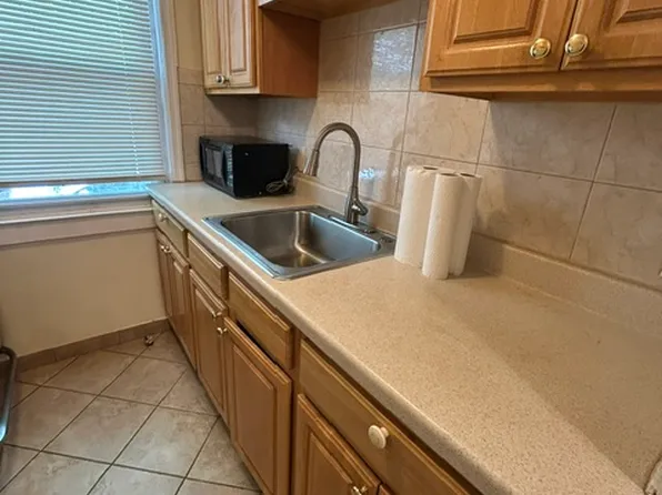 1 S Carpenter Ter APT 1L, Belleville, NJ 07109